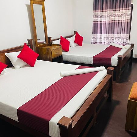 Lake Classical Guest House Kandy Exterior foto