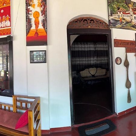 Lake Classical Guest House Kandy Exterior foto