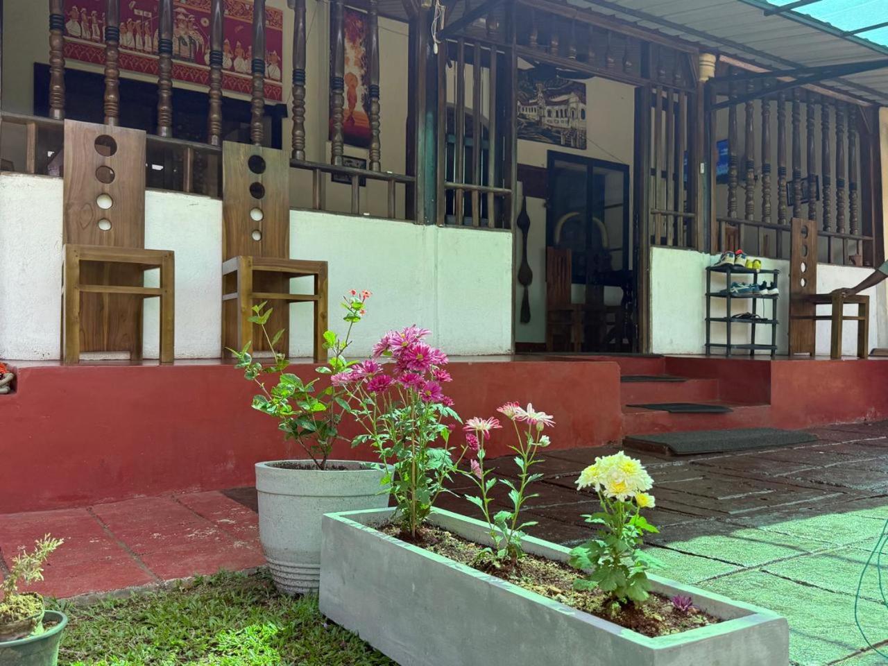 Lake Classical Guest House Kandy Exterior foto