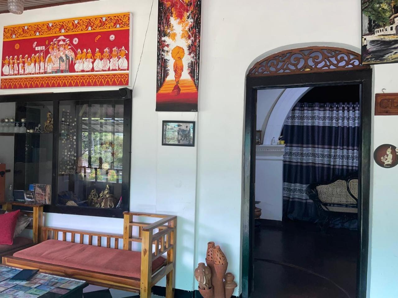 Lake Classical Guest House Kandy Exterior foto